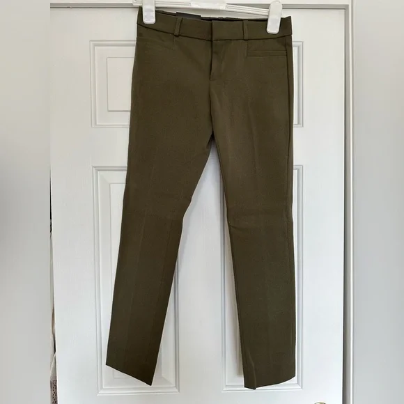 NWT. Women’s Banana Republic Sloan dress pants. Size 0. - Picture 1 of 3